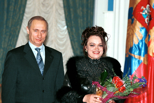 Владимир Путин и Надежда Кадышева 7 марта 2000 года